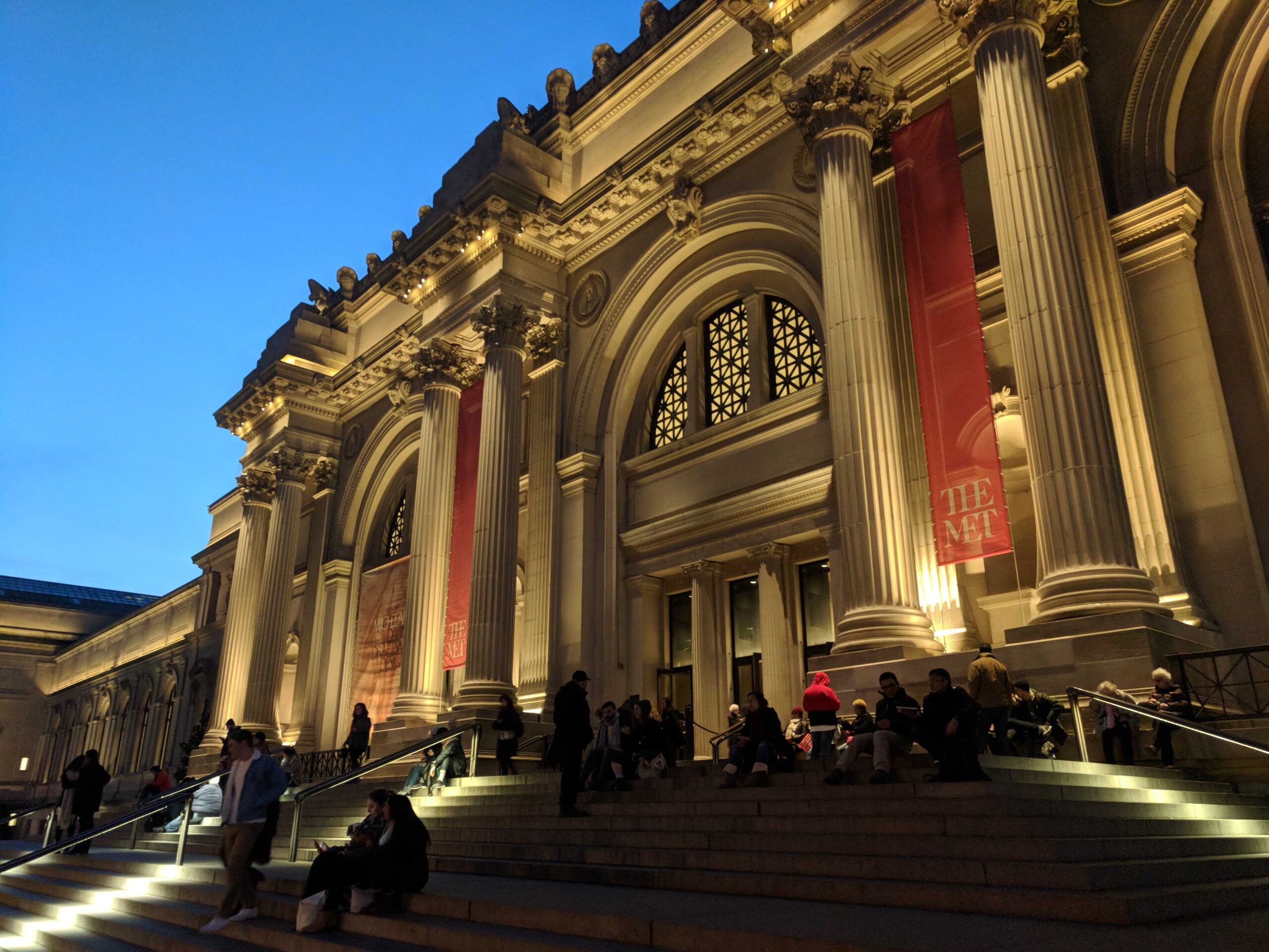 Metropolitan Museum of Art, Bags