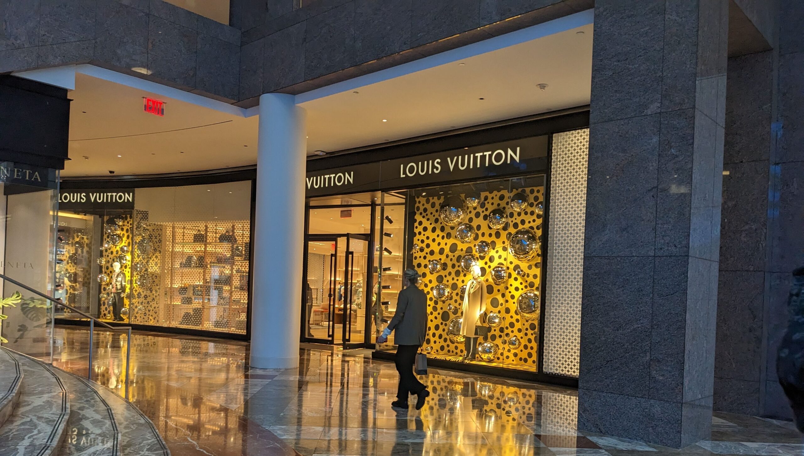 NYC ♥ NYC: Louis Vuitton Collaborates With Artist Yayoi Kusama