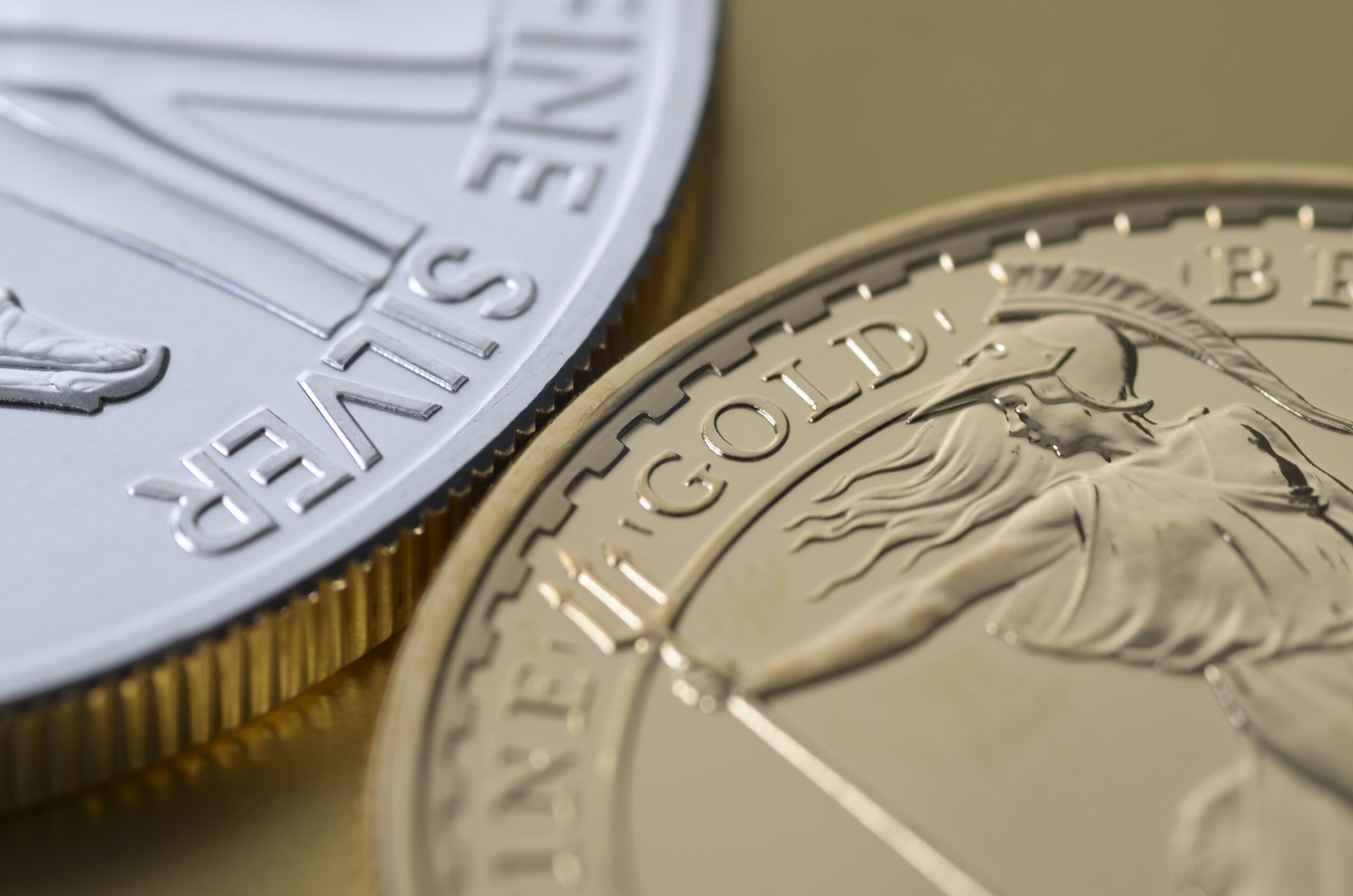 Investing in Gold vs Silver: 8 Key Differences